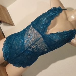 Turquoise lace 1 piece
